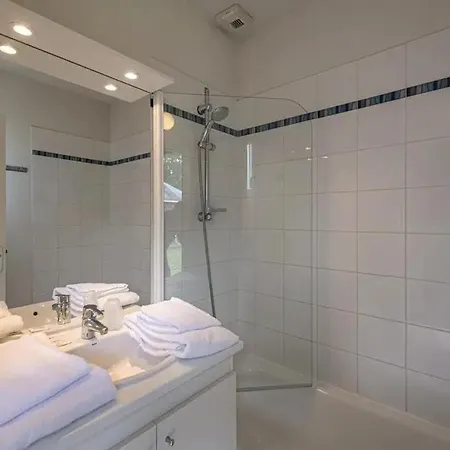 Zecamping 3 Etoiles Dog Friendly Piscine Couverte * 索米尔