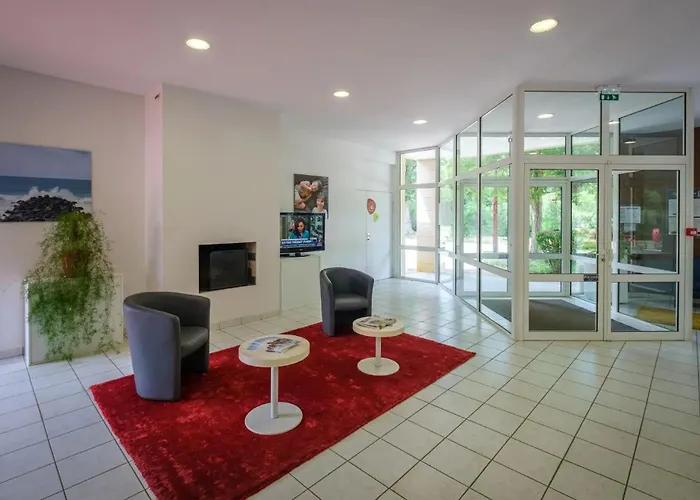 Zecamping 3 Etoiles Dog Friendly Piscine Couverte Chalet *